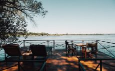 Chundukwa-River-Lodge-ZAM-river-decking