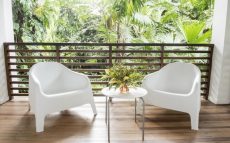 Le-Cameleon-COS-superior-room-balcony