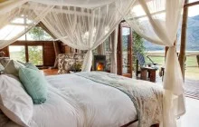 Lagoon Lodge - Inside room