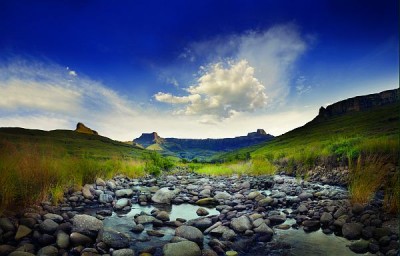 The breathtaking Drakensberg Mountains