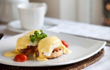After the Blue Gum breakfast buffet, how about some eggs benedict?