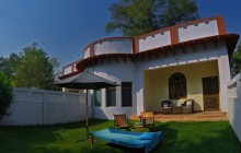 Imli Serai suite garden, Chambal Safari Lodge