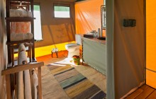 En-suite bathroom, Chaka Camp