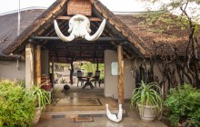 Entrance, Kambaku Safari Lodge